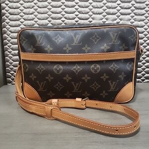 Authentic vintage louis vuitton TROCADERO 27